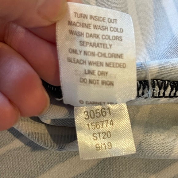 Garnet Hill Signature Rashguard, Black/White Striped, Mock Neck, Long Sleeve, M - Picture 6 of 15